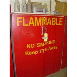 LOT - CABINE W/ CONTENTS