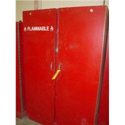 LOT - CABINE W/ CONTENTS