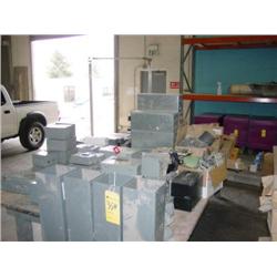 LOT - ELECTRICAL CONTENTS W/ TABLE