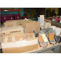 LOT - ELECTRICAL CONTENTS W/ TABLE