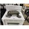 Image 2 : AMANA AMERICA WHITE 4 BURNER ELECTRIC COIL TOP OVEN *NEEDS REPAIR*