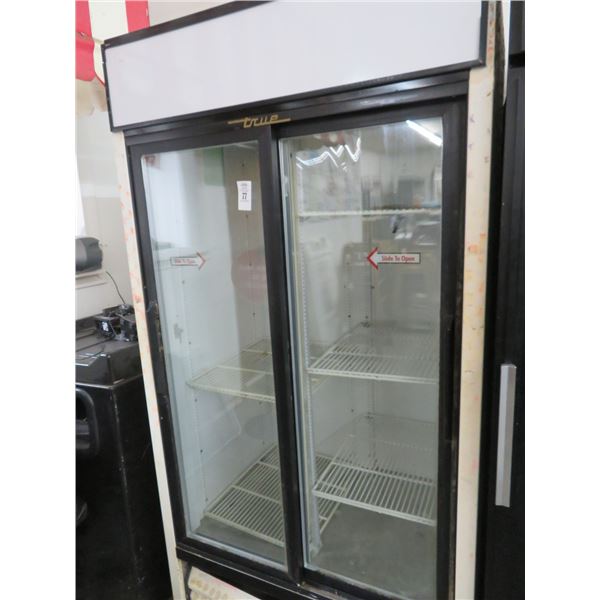 True Slim Double Slide Door Ref. Merchandiser 37°