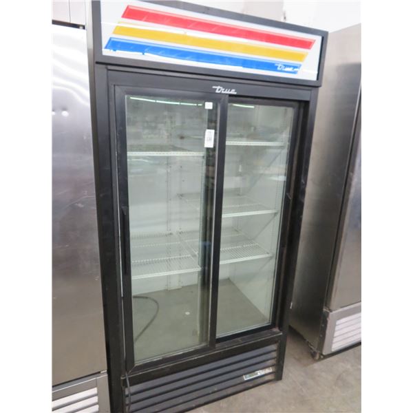 True GDM33HCLD Slime Double Slide Door Ref. Merchandiser 36°