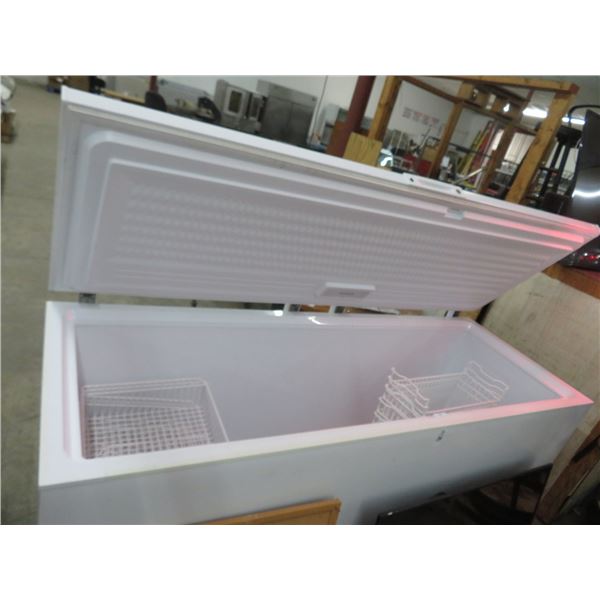 Frigidaire 6' Chest Freezer 10°