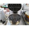 Image 2 : Carnival King 382WBM26 Double Waffle Maker