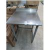 Image 1 : S/S 18" x 18" Table w/Lip