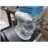 Image 1 : Kitchen Aid 5 Qt. Mixer w/Hook/Whip/Paddle/Bowl