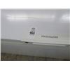 Image 2 : Frigidaire 7'  White Chest Freezer