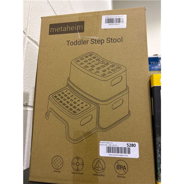 Metaheim Toddler Step Stool NEW in box