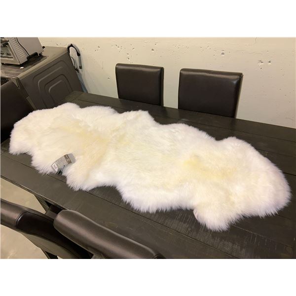 Windward eco-tan sheepskin rug