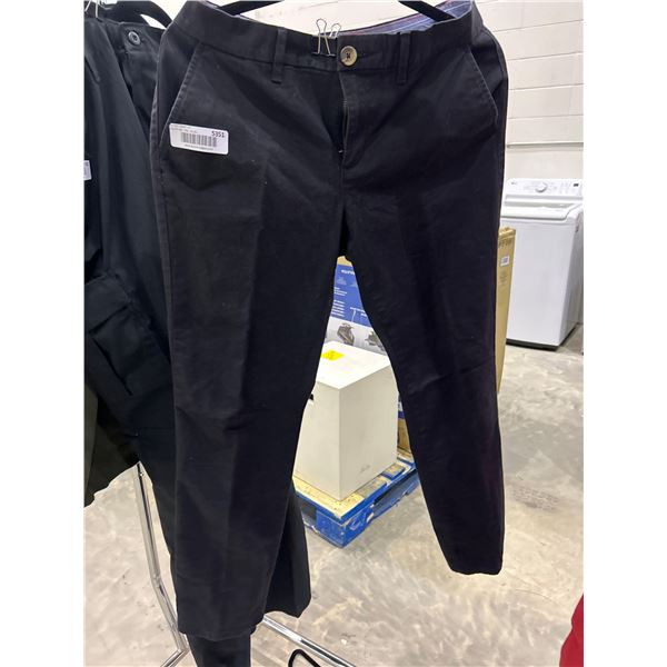 Tommy Hilfiger ladies pants size 6