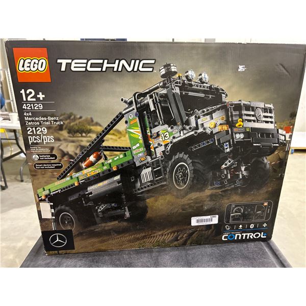 LEGO - TECHNIC MERCEDES BENZ ZETRO TRIAL TRUCK.2129 PCS.