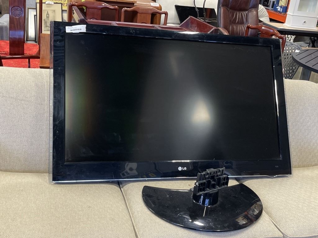 LG 47 INCH TV W/ STAND