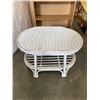 Image 1 : WHITE WICKER PAATIO TABLE