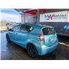 Image 2 : 2014 TOYOTA PRIUS C