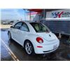 Image 2 : 2009 VOLKSWAGEN NEW BEETLE