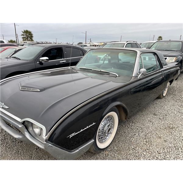1961 FORD THUNDERBIRD