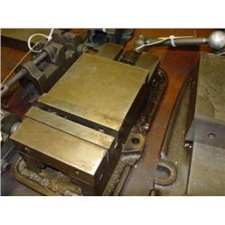 MACHINE VISE