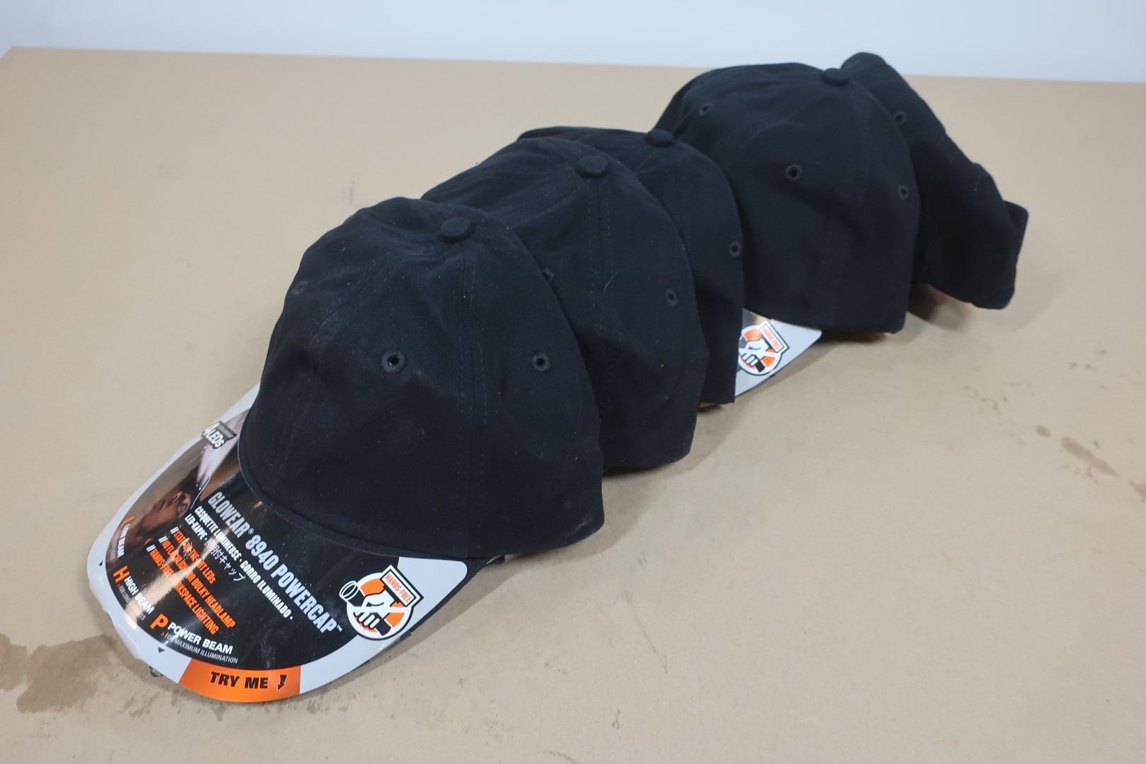 FOLOSAFENAR Casquette Clignotante LED 7 Couleurs - Casquette Lumineuse Festival Respirante