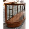 Image 4 : Kirkpatrick & Bros Curved Glass Oak Display Case