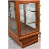 Image 6 : Kirkpatrick & Bros Curved Glass Oak Display Case