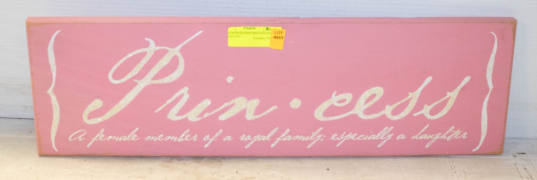 SOLID WOOD PINK PRINCESS D COR SIGN 24X7