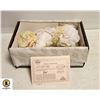 Image 1 : COLLECTIBLE PORCELAIN DOLL IN BOX 4710BB LISA