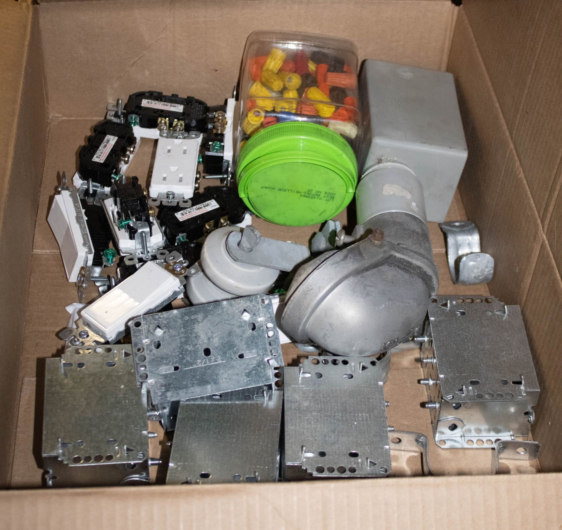 DECORA-STYLE SWITCHES + OUTLETS, + MORE