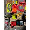 Image 3 : Lote #413 - Baterias/Ropa/Accesorios Home Depot
