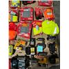 Image 6 : Lote #413 - Baterias/Ropa/Accesorios Home Depot