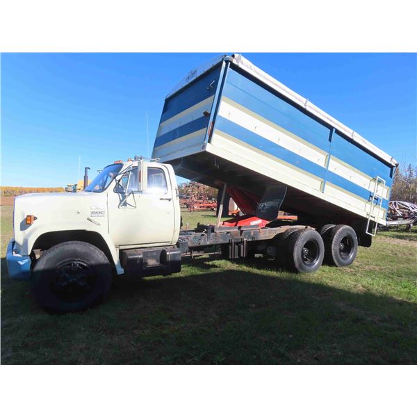 1978 GMC 6500 V8 Gas with 19' Grain Box with Roll Top and Hoist -Has TOD 