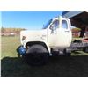 Image 2 : 1978 GMC 6500 V8 Gas with 19' Grain Box with Roll Top and Hoist -Has TOD 