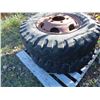 Image 3 : 2 Used Tires and Rims 900-20