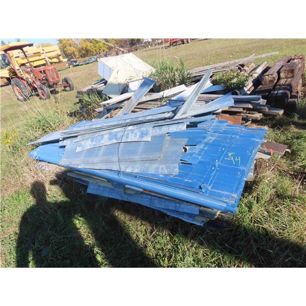 Pile of Used 8' Steel Cladding - Colored & Galvanized