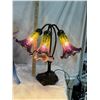 Image 1 : Lily pad table lamp