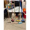 Image 1 : Brooms