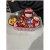 Image 1 : Chocolate and stuffie basket