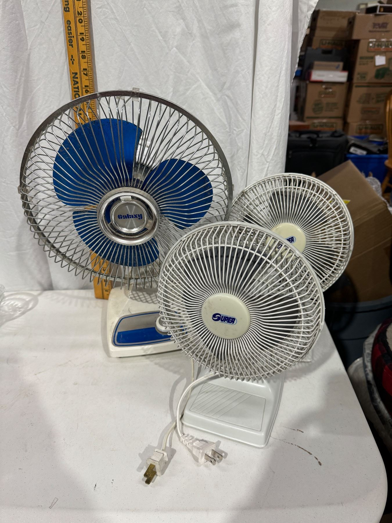 Three Fans 3 fans