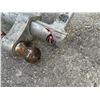 Image 2 : Hitch item