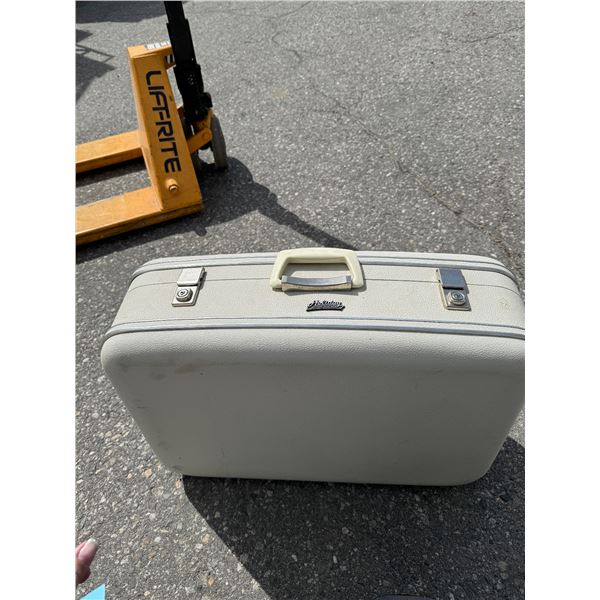 Holiday luggage Montreal