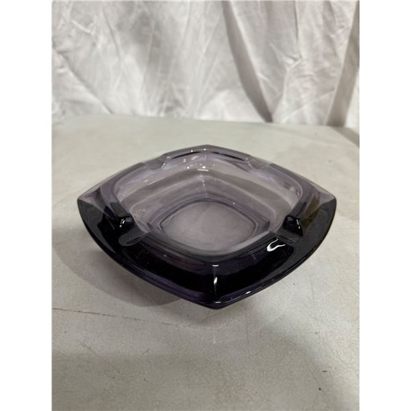 Cigar ashtray