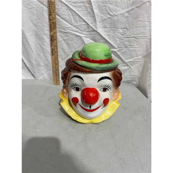 Vintage clown cookie jar chipped see pictures