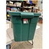 Image 1 : Rubbermaid bin