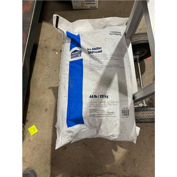 Ice melt 4 bags new