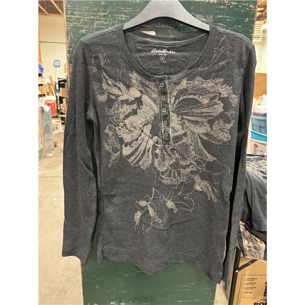 New Eddie Bauer top medium