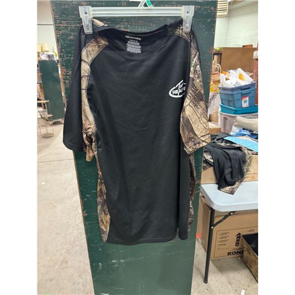 New Realtree shirt xl