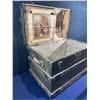 Image 6 : Antique Decorative Steamer Travel Trunk 32Lx20.5Dx27H