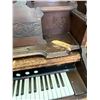 Image 8 : Antique Organ made by Dominion Organ & Piano Company 44Wx23Dx73H