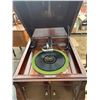 Image 2 : Antique Berliner Gram-o-Phone Co, Victor Talking Machine Co. Victrola in Cabinet with Vinyl Storage