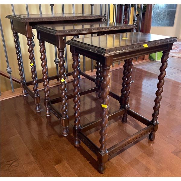 Victorian Barley Twist Antique Oak Nesting Tables 25Lx15Dx25H
